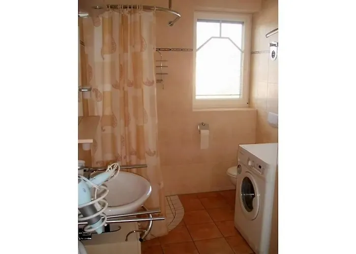 With 2 Bedrooms Kuehlungsborn